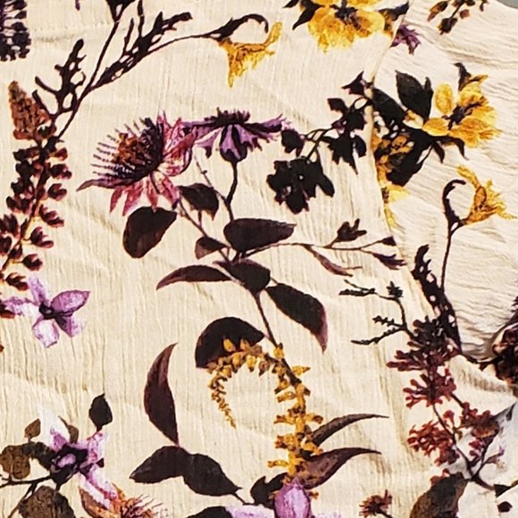 Floral Crop Top - Picture 2 of 4